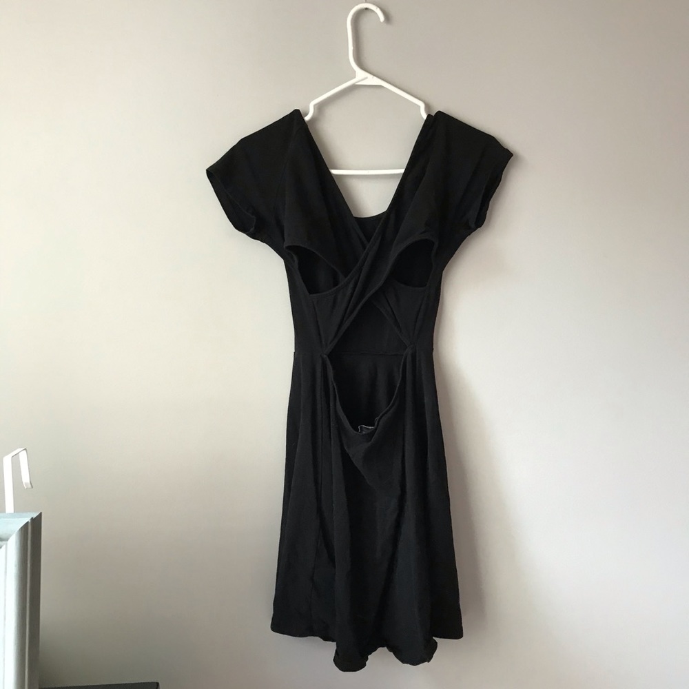 Slit back little black dress - Picture 4 of 7